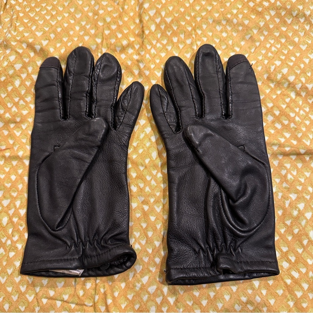 Touchpoint black leather gloves